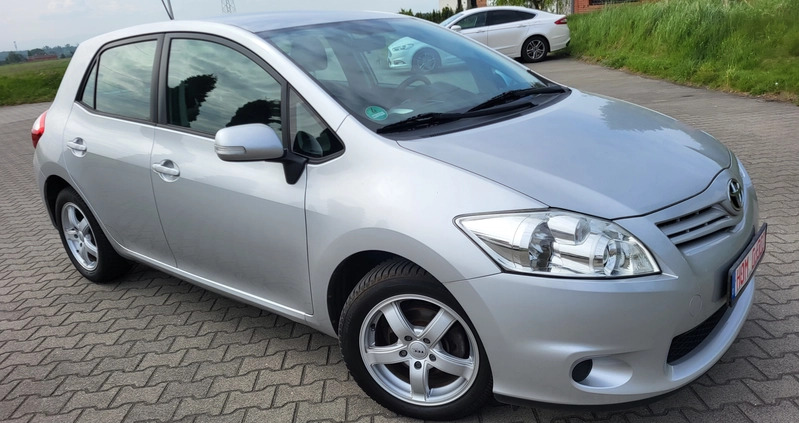 Toyota Auris cena 23900 przebieg: 162000, rok produkcji 2010 z Bieruń małe 742